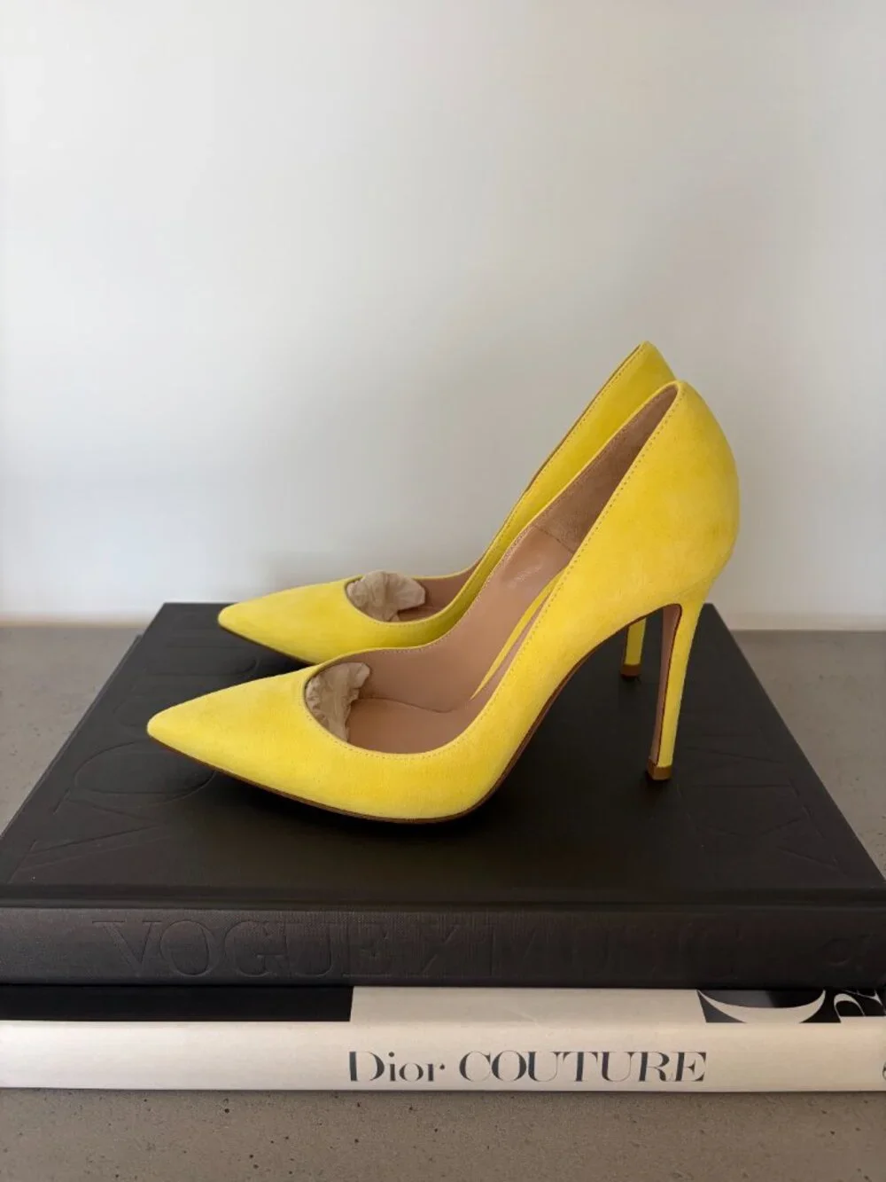 Gianvito Rossi Gianvito 105 Suede Pointed Toe Pumps Citron Yellow 37.5
